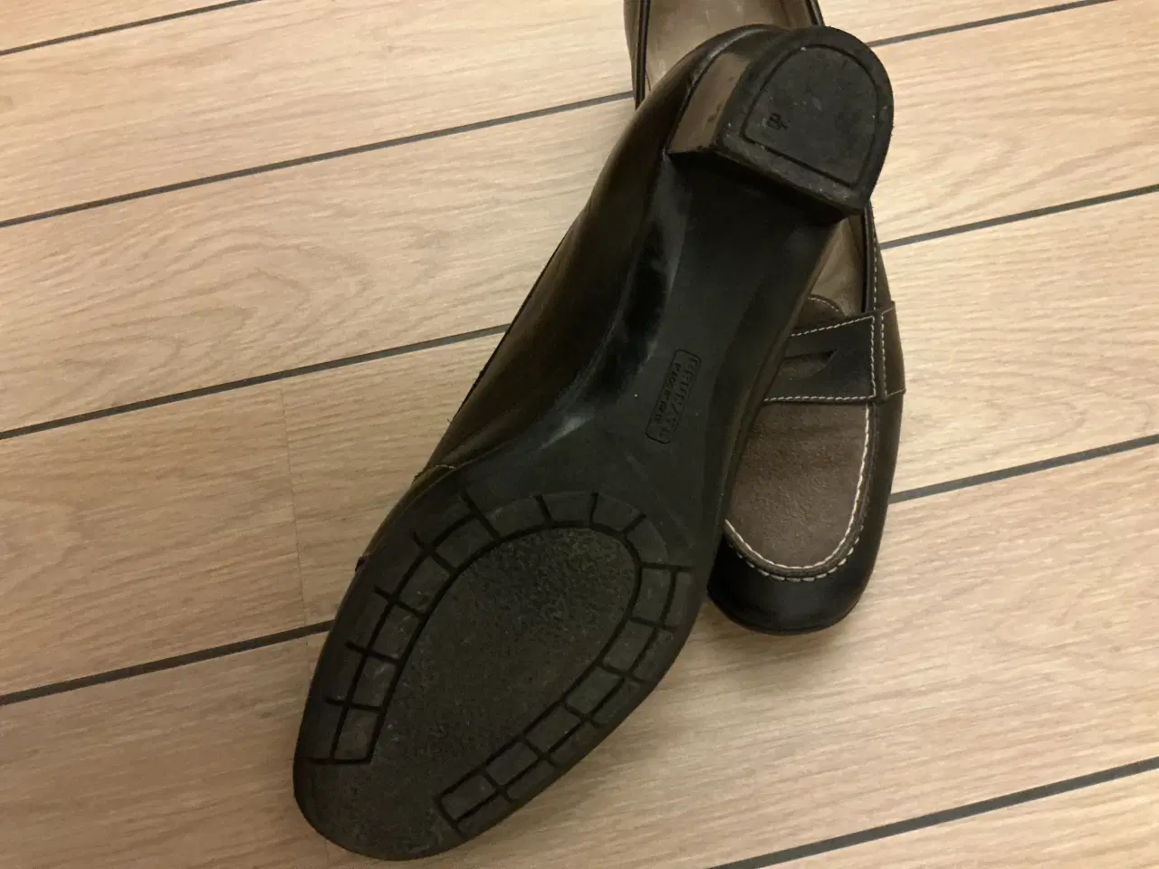 Billede 2 - Damesko Brunate læder