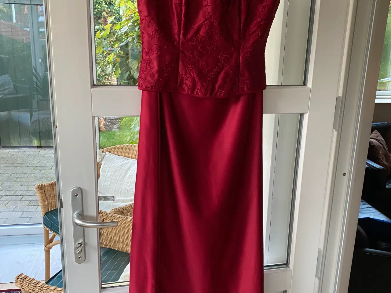 Billede 4 - Festkjole i to dele