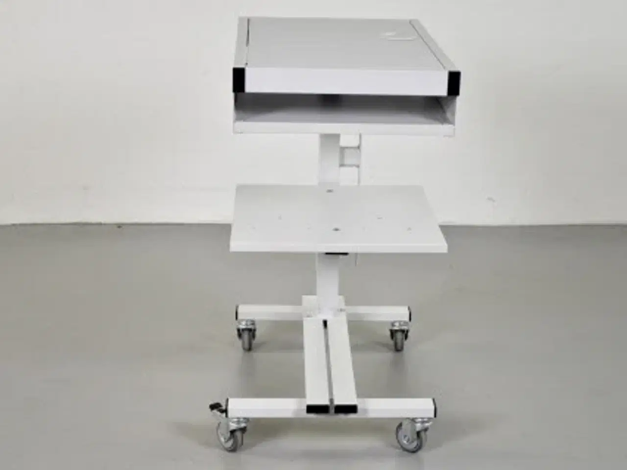 Billede 5 - Mobilt hæve-/sænkebord til projektor, manuel