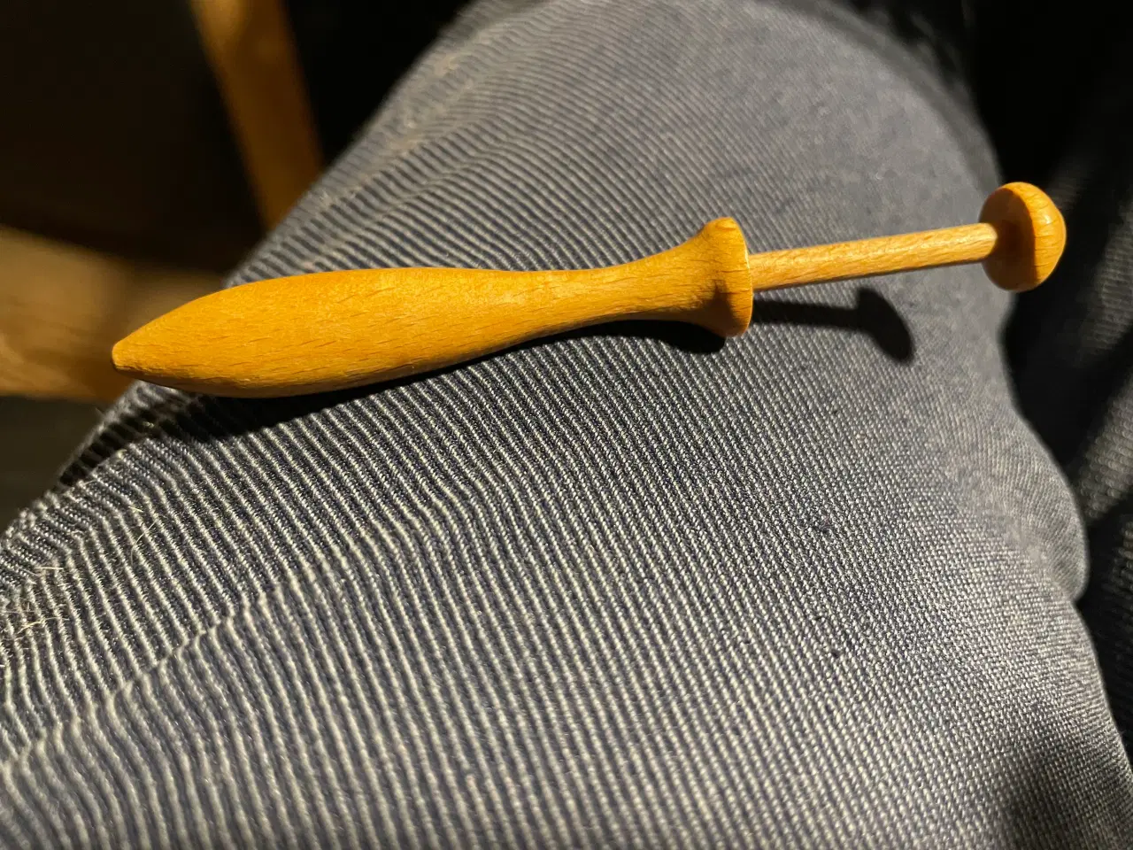 Billede 2 - Kniplepinde i træ. 