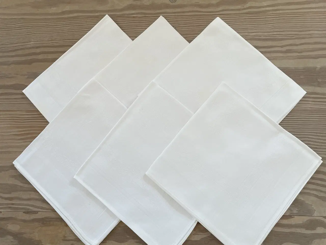 Billede 1 - Hvide stofservietter 6 stk Damaskvævede