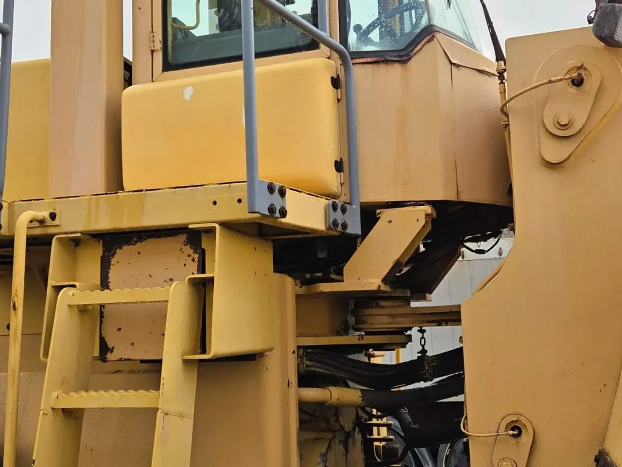 Billede 9 - Volvo L330D Stor ged med 16L motor med 496hk, skovl og centralsmørring.