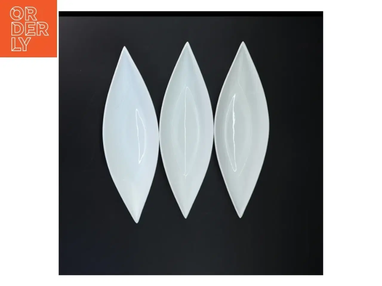 Billede 3 - Lange hvide fade fra Calzone (str. 27 cm. 3 styk)