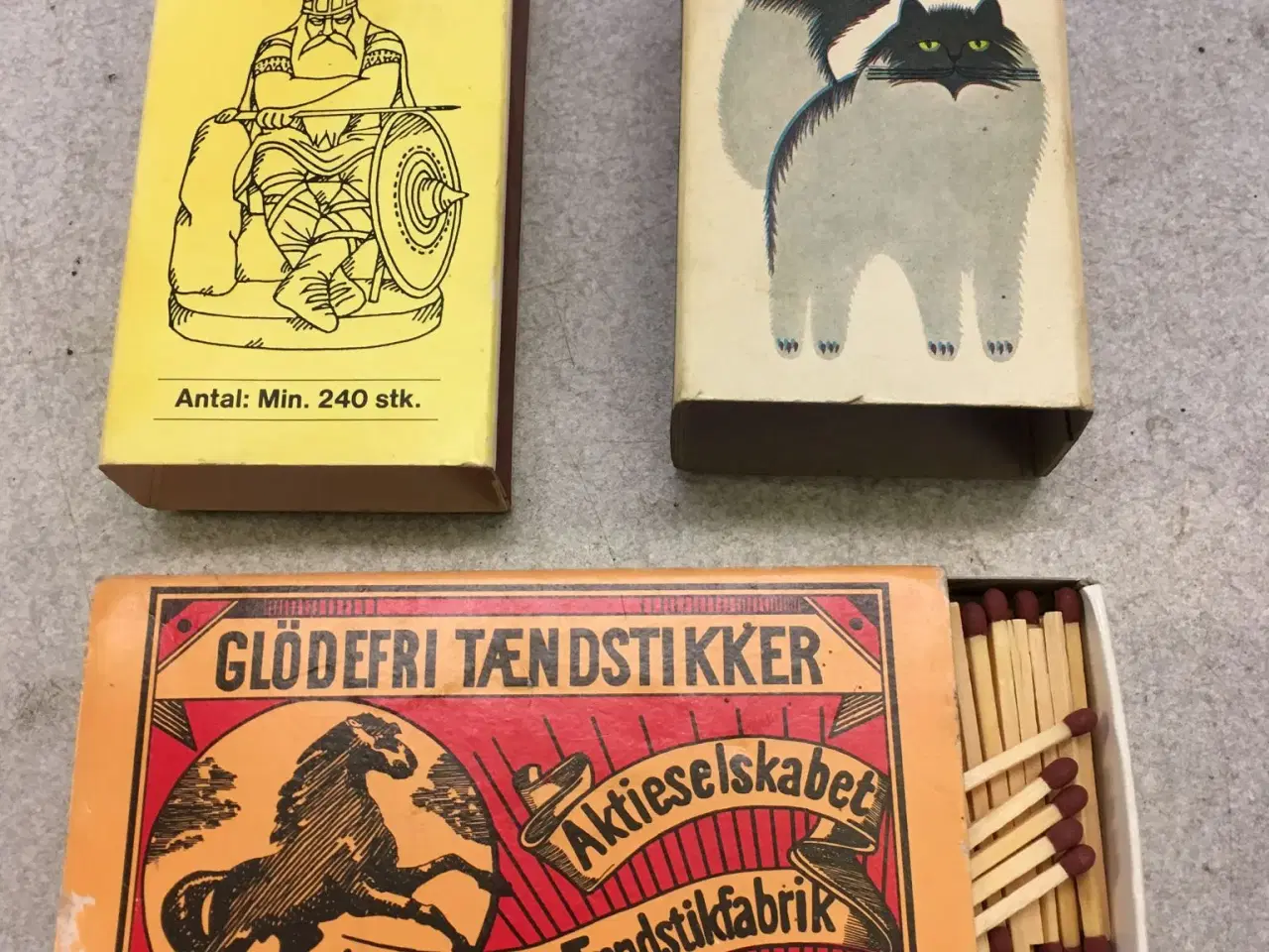 Billede 4 - Tændstik æsker 3 stk