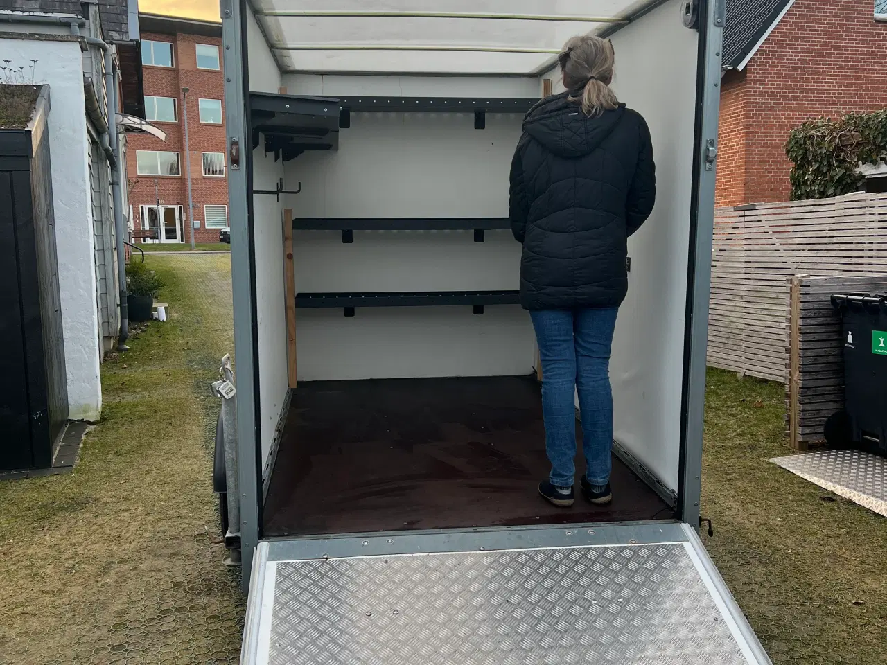 Billede 16 - Brenderup med rampe og ståhøjde