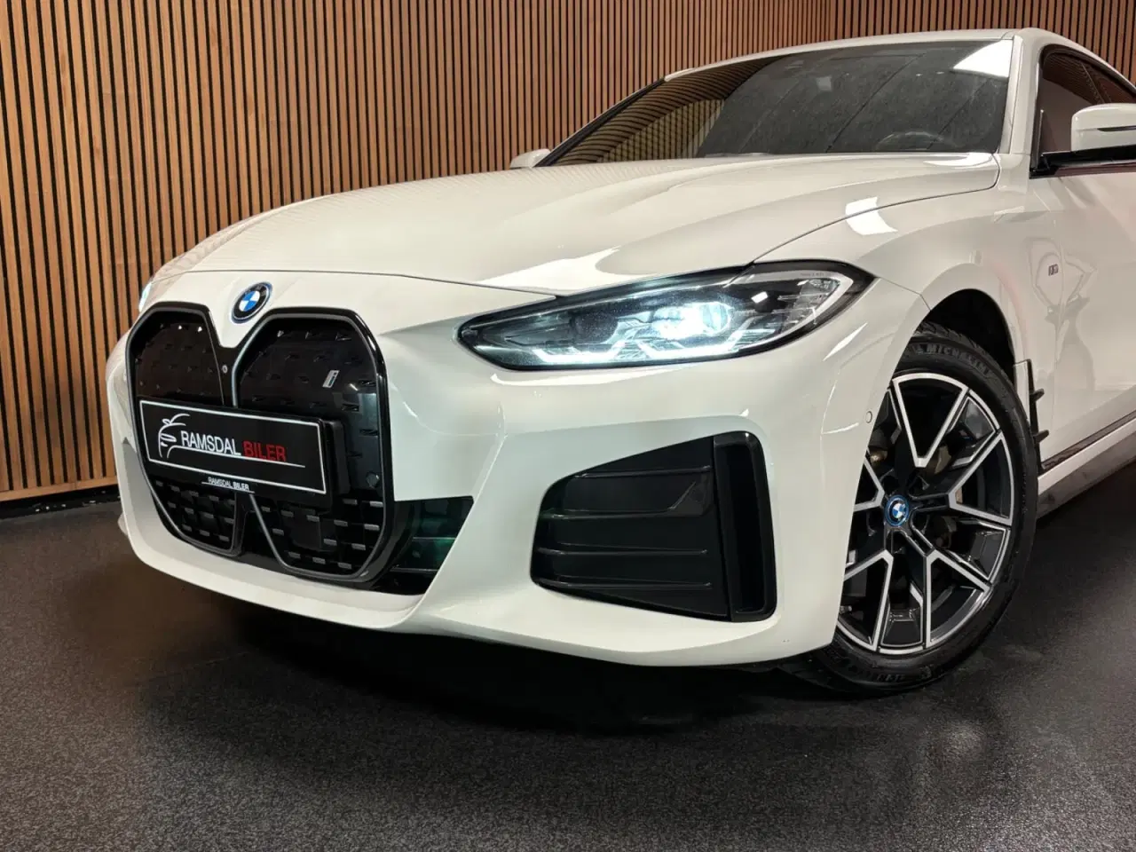Billede 2 - BMW i4  eDrive40 Fully Charged M-Sport