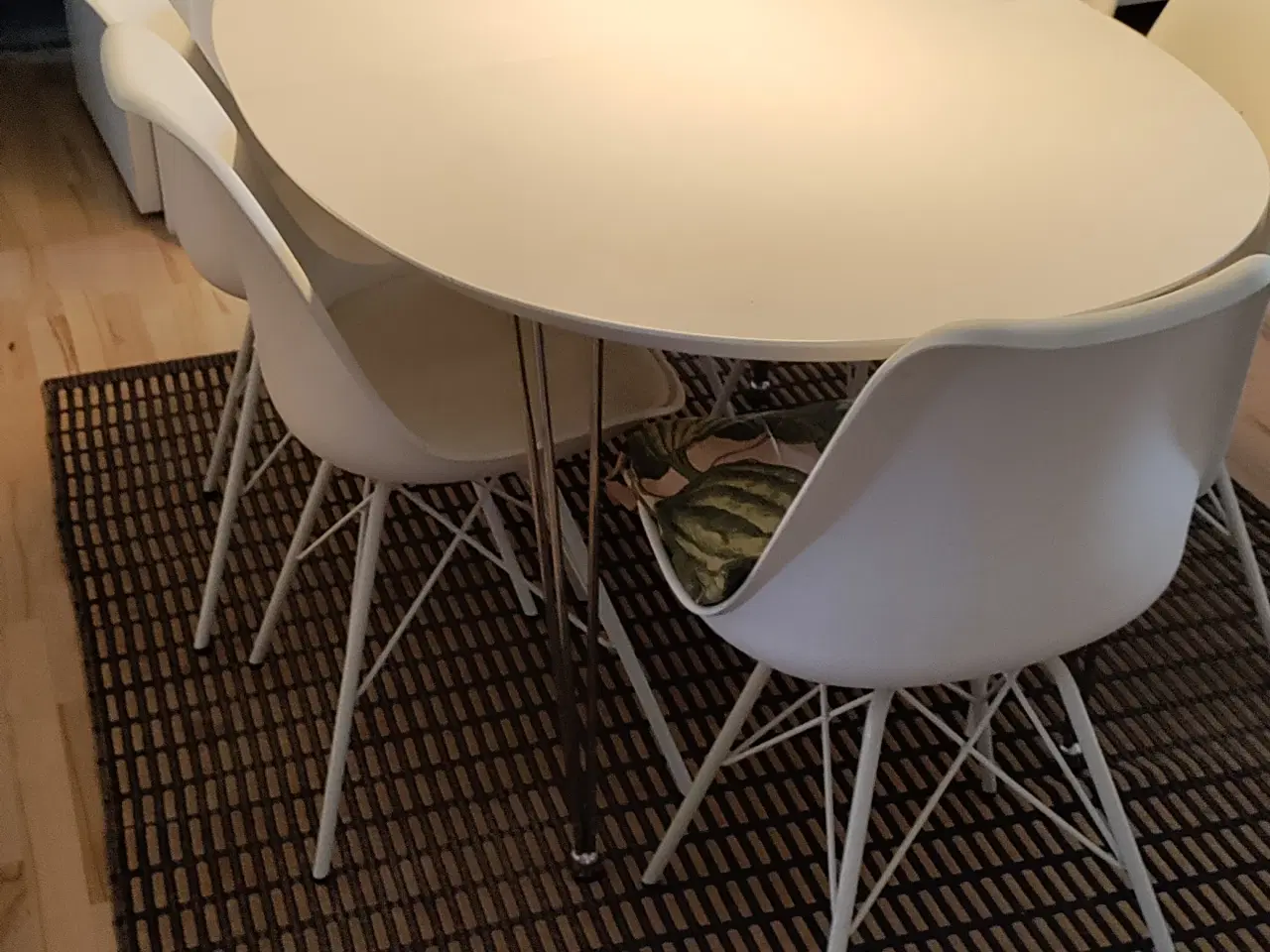 Billede 1 - Spisebord med 8 stole