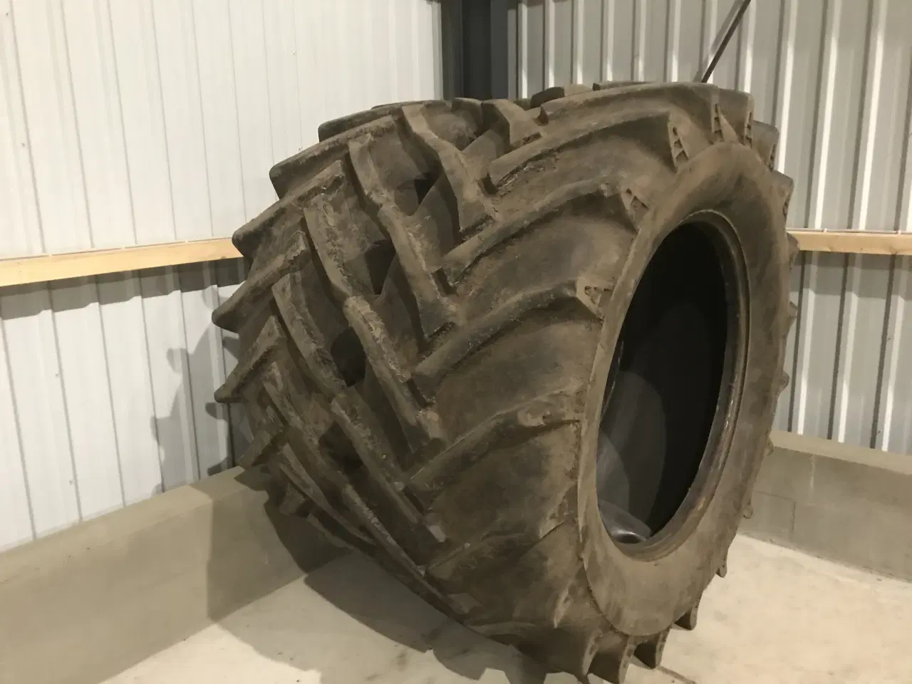 Billede 2 - 2 stk Trelleborg 650/60-38