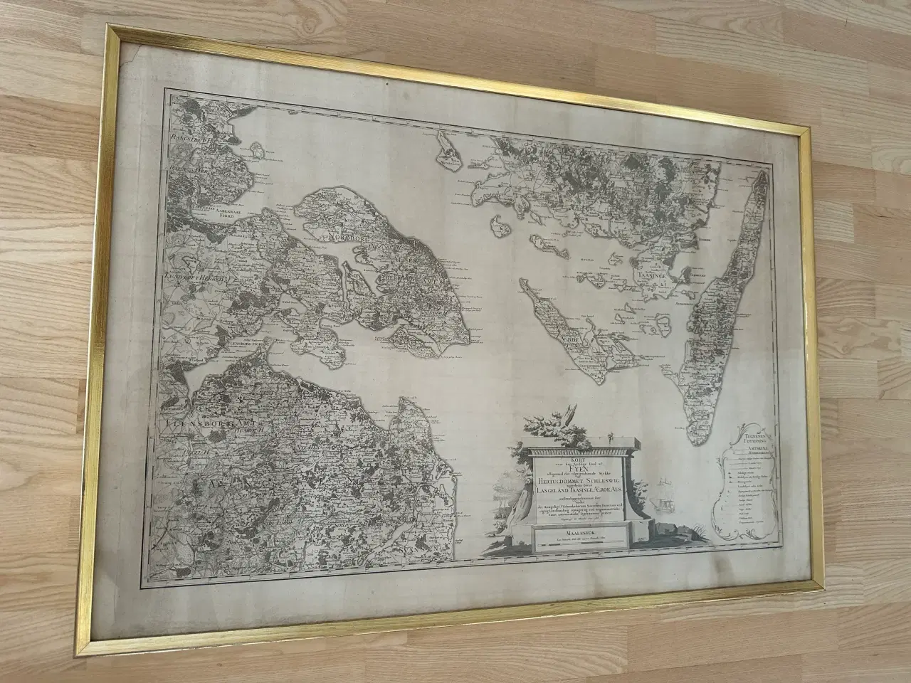 Billede 1 - Gammelt landkort i flot guldfarvet ramme