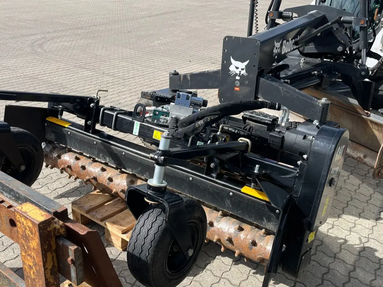 Billede 7 - Bobcat t590 MED afretter+powerrake+knuser