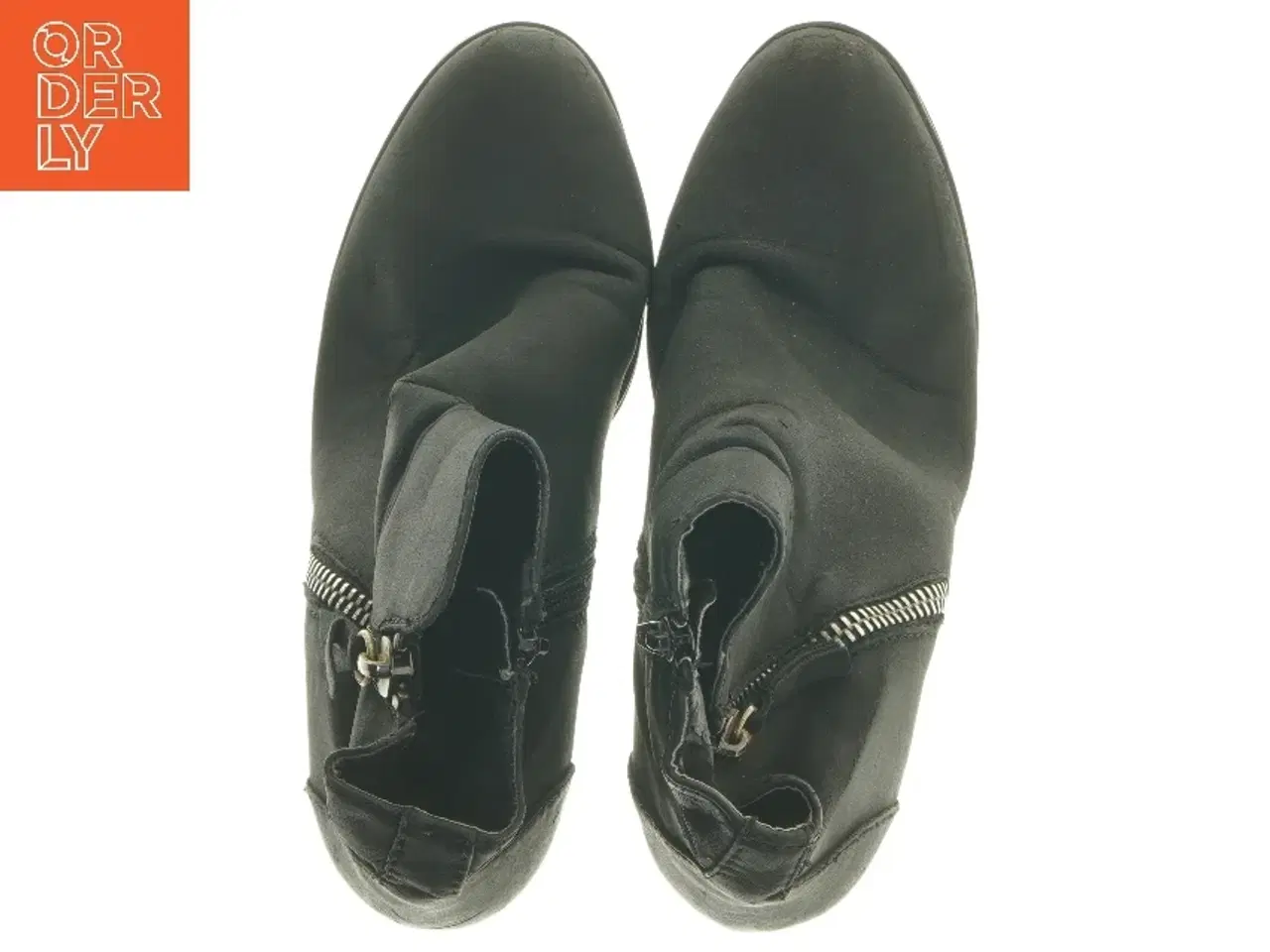 Billede 5 - Sort støvle med blokhæl (str. 37 )