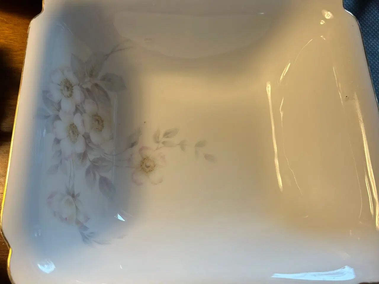 Billede 4 - Stort Bavaria stel med æbleblomst og guldkant