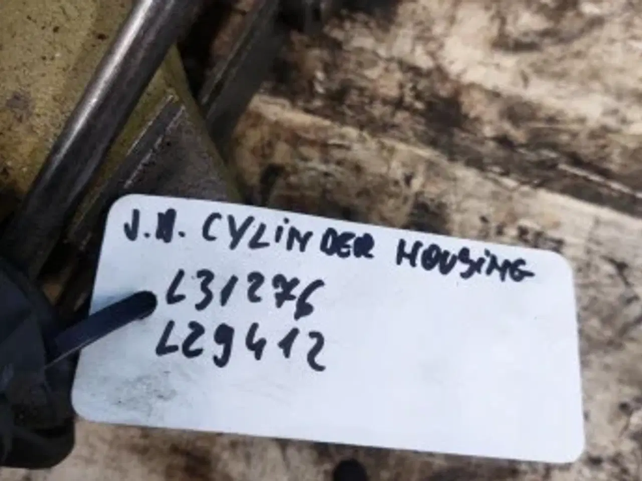 Billede 2 - John Deere 2141 Cylinderhus AL28230