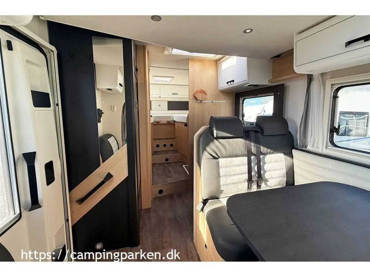 Billede 6 - 2024 - SunLight T 68 Adv. Edi. - Aut. gear Lækker autocamper med enkeltsenge, hæve/sænkeseng, automatgear og adaptiv fartpilot