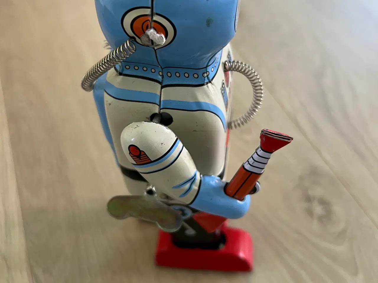 Billede 3 - Tin robot med optræk