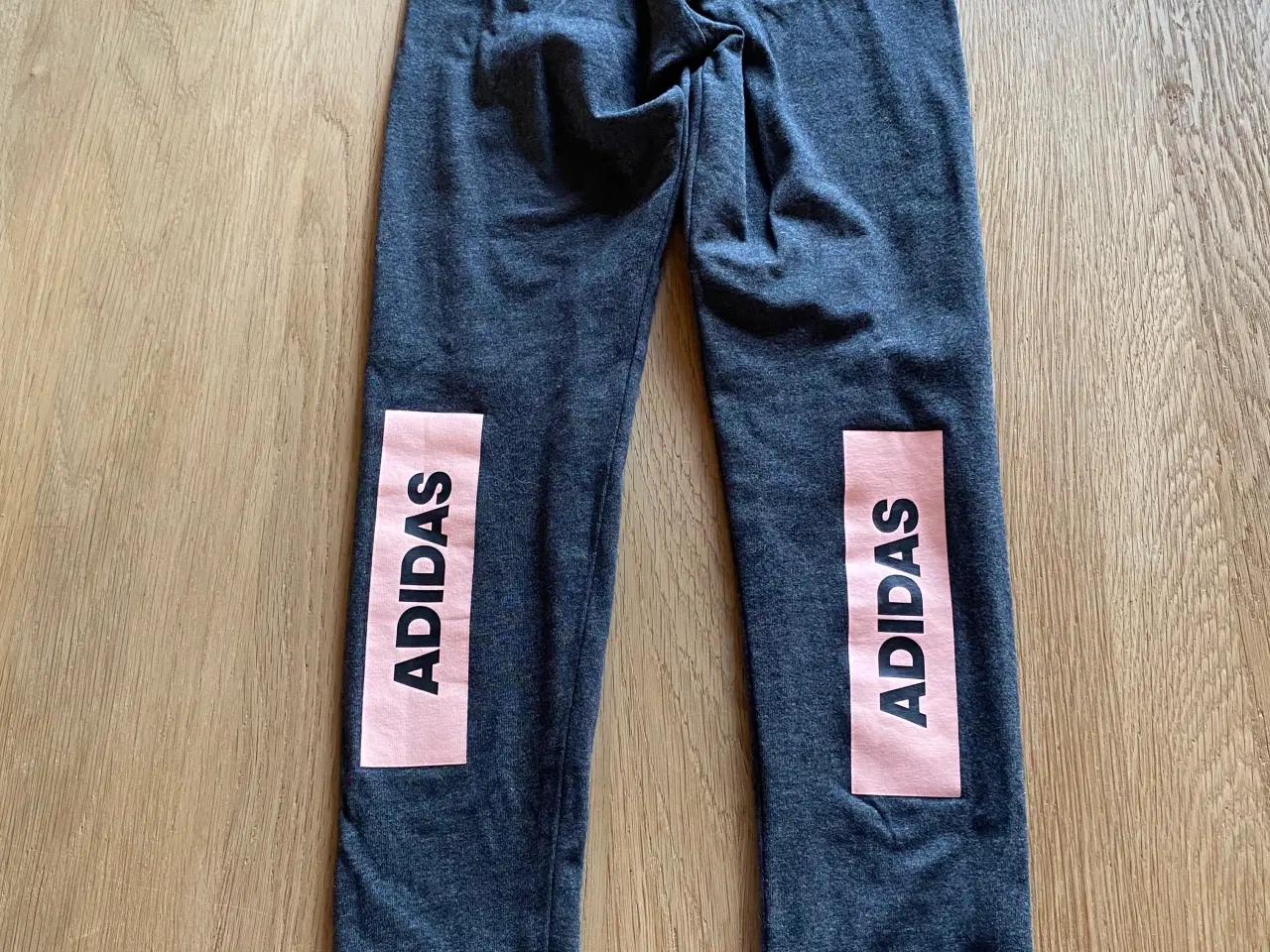 Billede 5 - Leggings/ bukser str. 128 fra Adidas mm