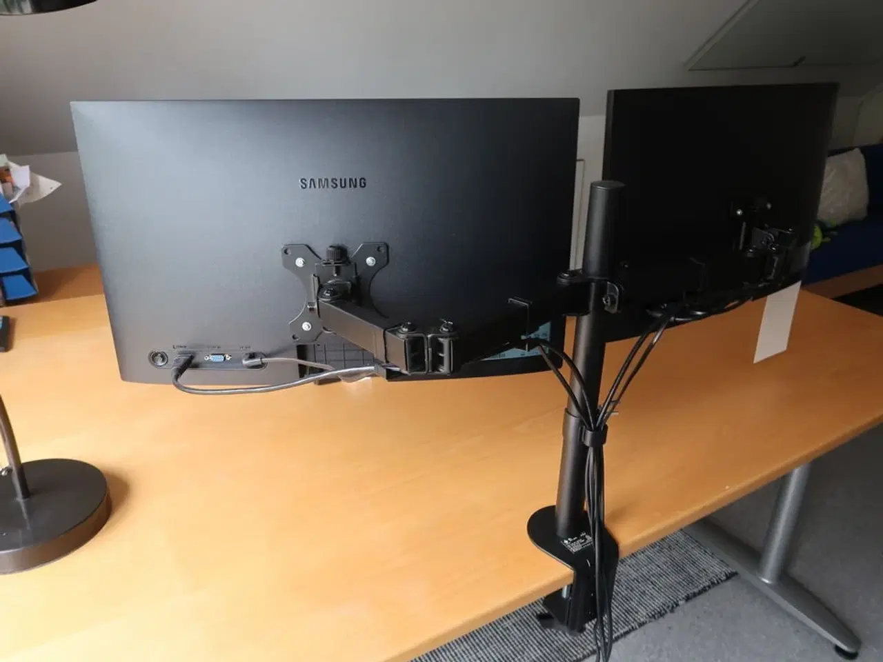 Billede 5 - 2 stk. Samsung S24R350FZU 24tm LED skærme + arm