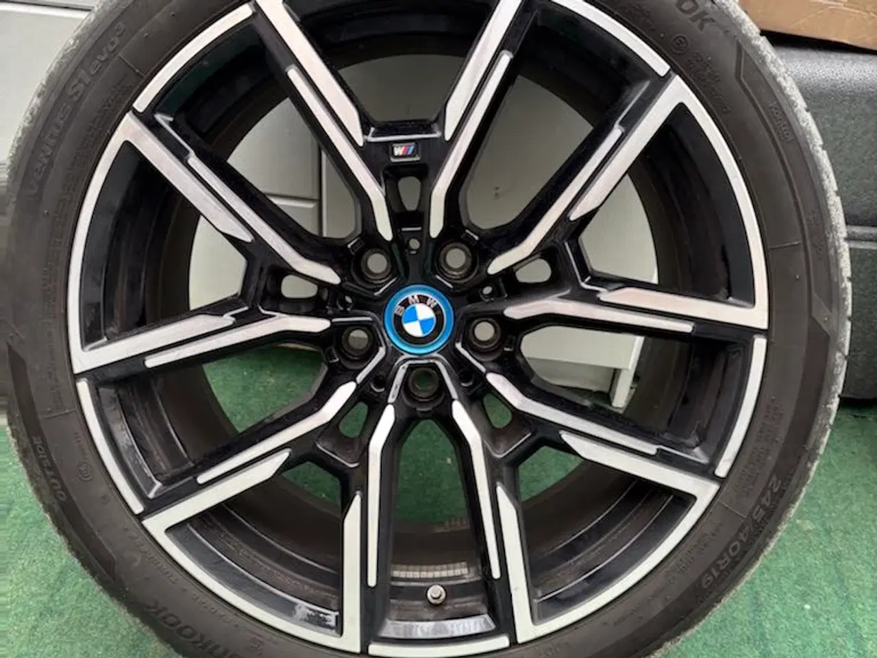 Billede 1 - Dæk til BMW i4 eDrive40 M-Sport 5d 