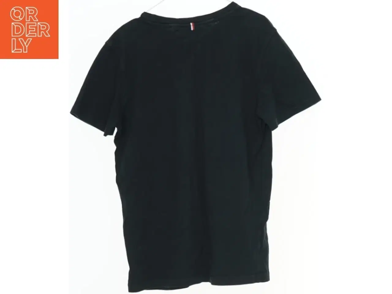 Billede 2 - Sort T-shirt fra Tommy Hilfiger (str. 164)