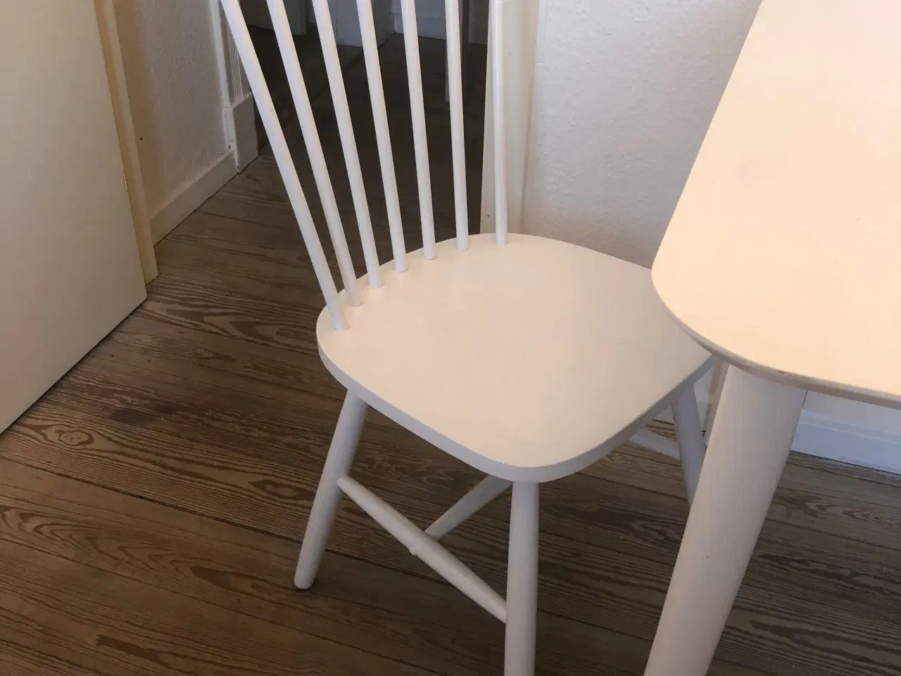 Billede 2 - spisebord /4 stole 