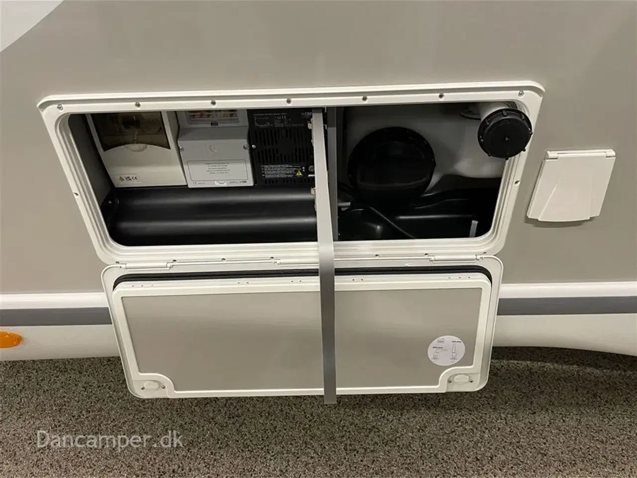 Billede 39 - 2024 - Chausson Titanium 627 ULTIMATE   Enkeltsenge + hæve-/sænkeseng, 5 selepladser, 4 sovepladser med mulighed for 5, 170Hk Aut,, Artic pakke, meget udstyr
