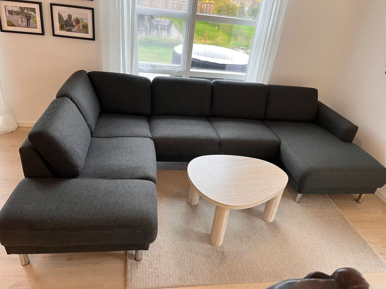 Billede 5 - Flot mørkegrå u-sofa – nyrenset