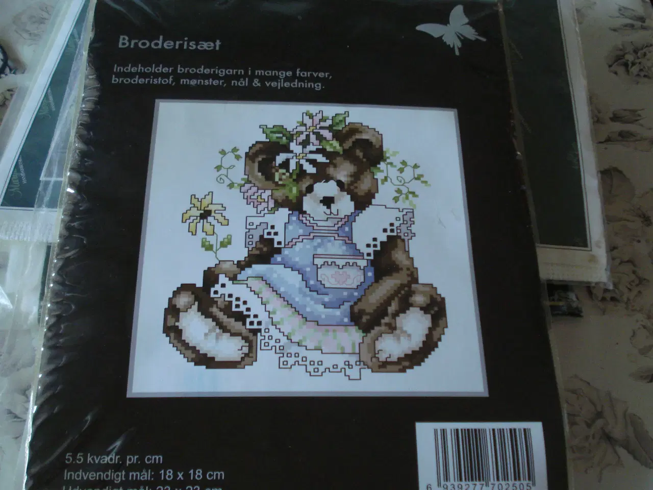 Billede 1 - 4 stk, Broderier