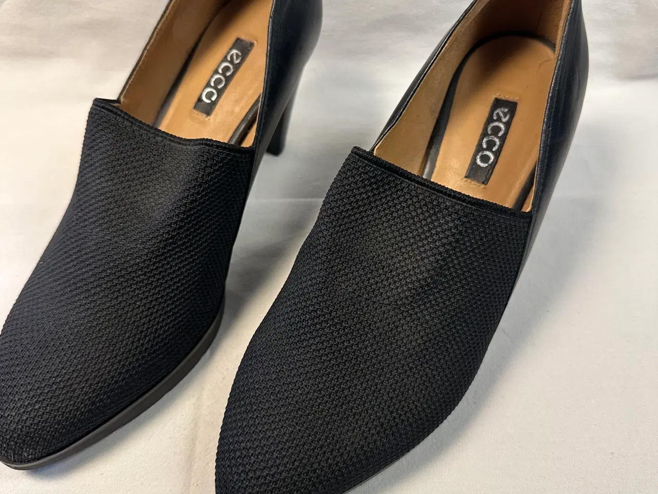 Billede 2 - Sorte højhælede Ecco