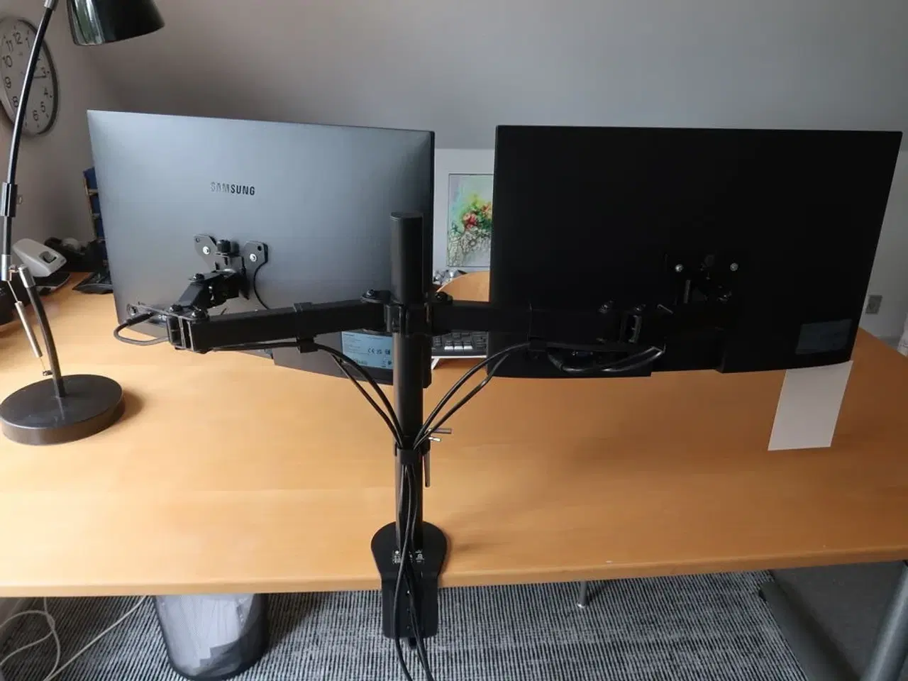 Billede 2 - 2 stk. Samsung S24R350FZU 24tm LED skærme + arm