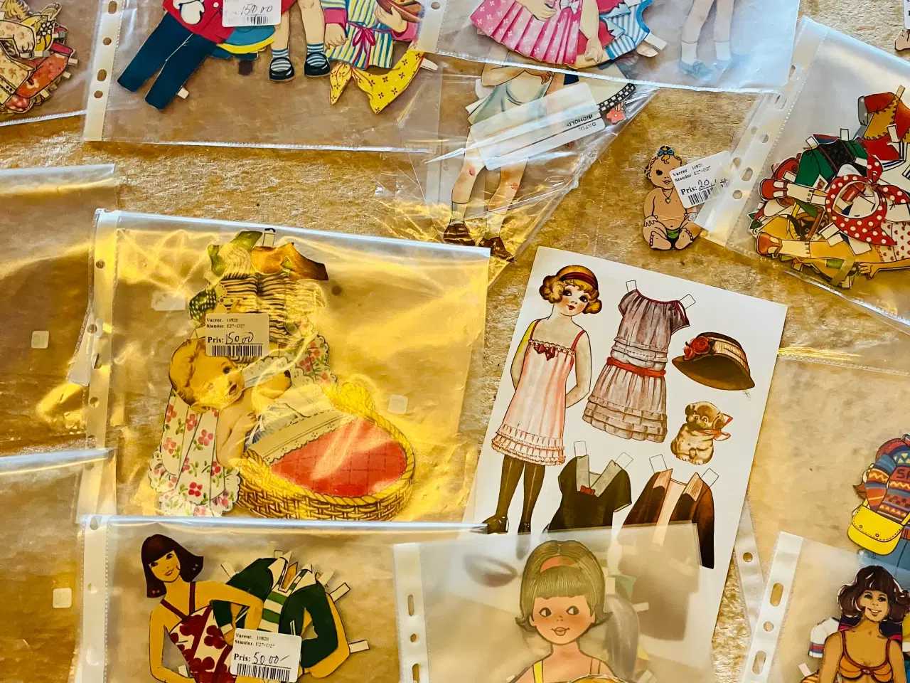 Billede 3 - Påklædnings dukker 