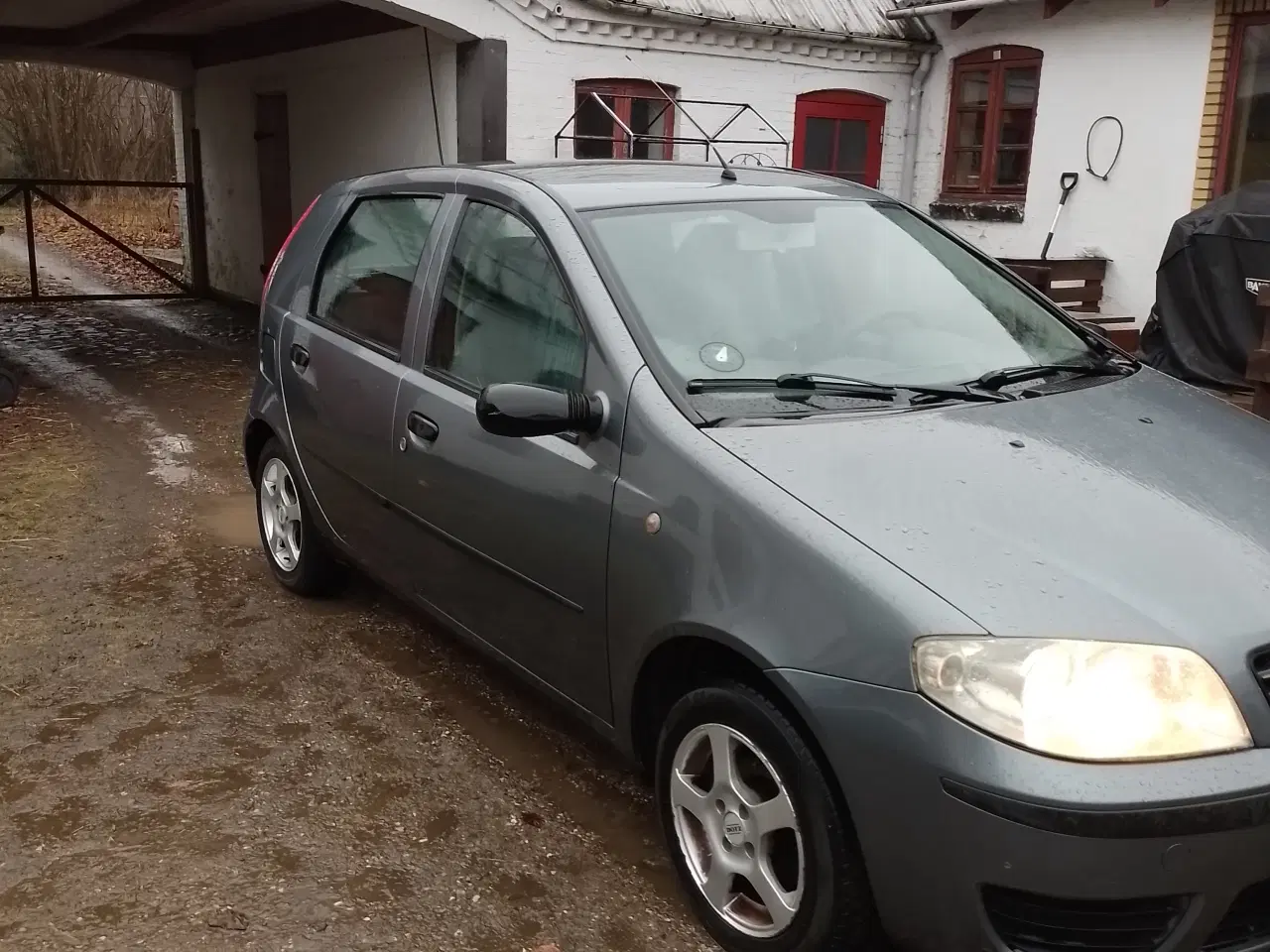 Billede 2 - God begynderbil