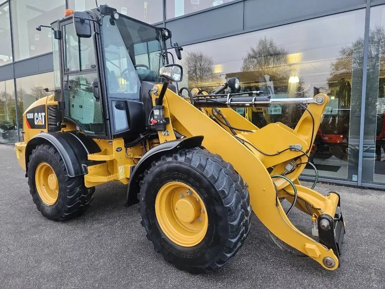Billede 1 - CAT 908m