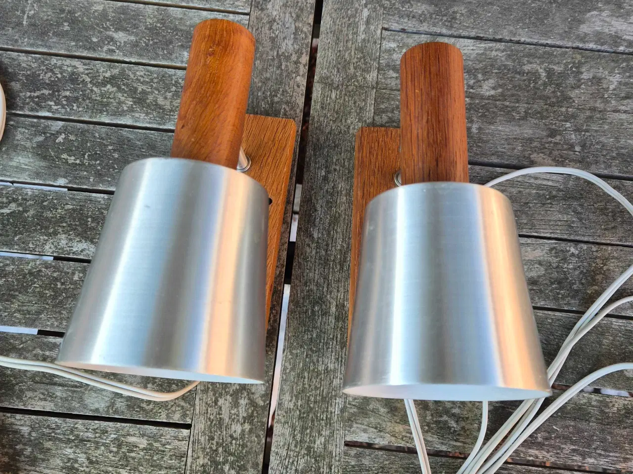 Billede 3 - Elegante væglamper I teak og alu 