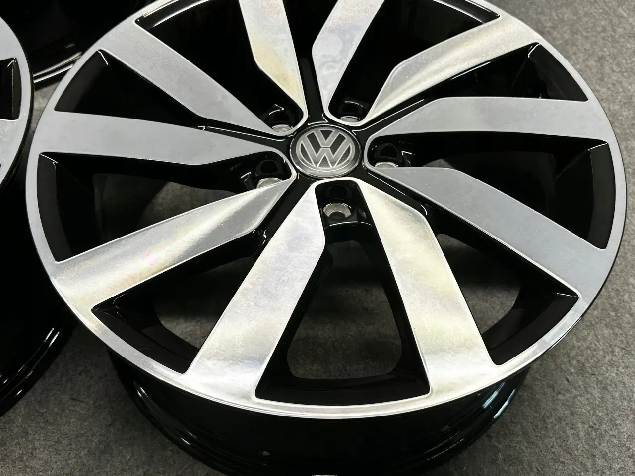 Billede 6 - VW GOLF VII 5G MARSEILLE 18 7.5" x 18" 5x112 ET 51