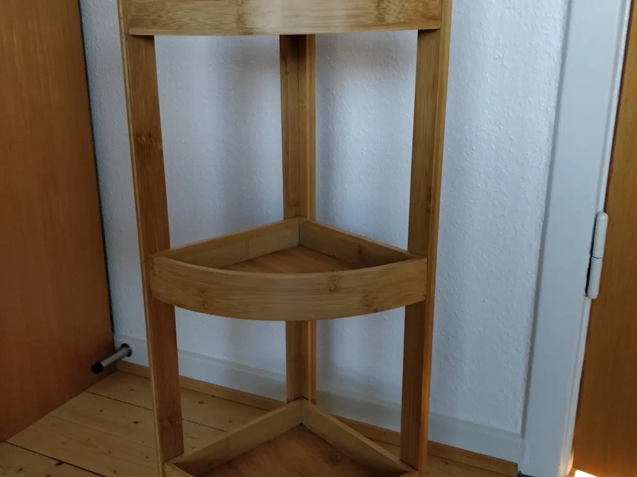 Billede 1 - Hjørnereol