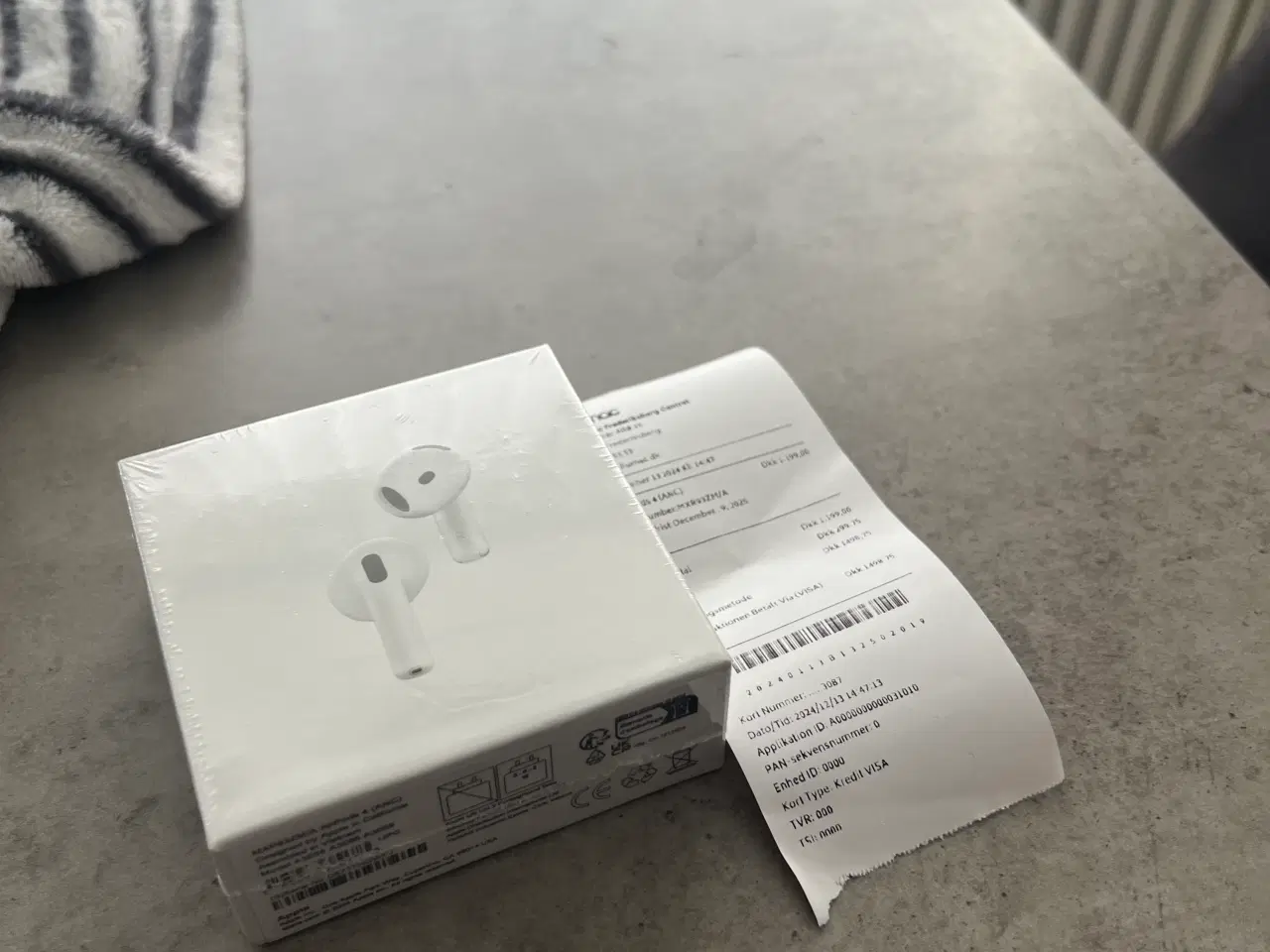Billede 4 - Helt nye airpods gen 4 med kvittering 