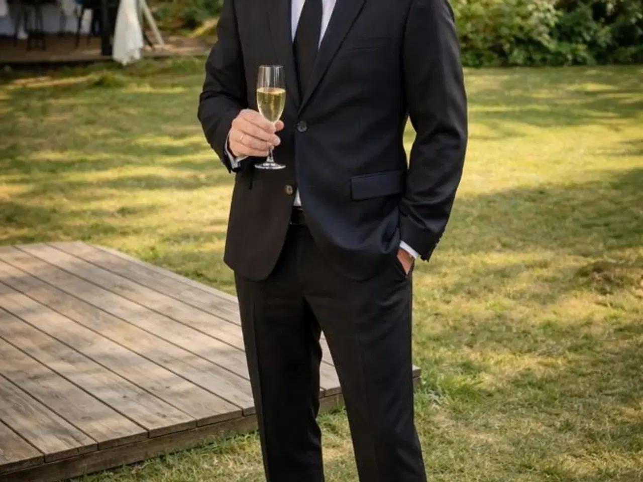 Billede 1 - Jakkesæt fra SAND. Mikrofibre, så det krøller ikke