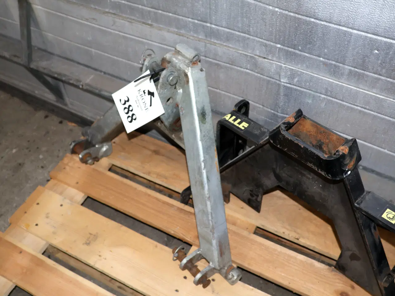Billede 3 -  A-rammesæt Stenballe, maskine og redskabsdele. 