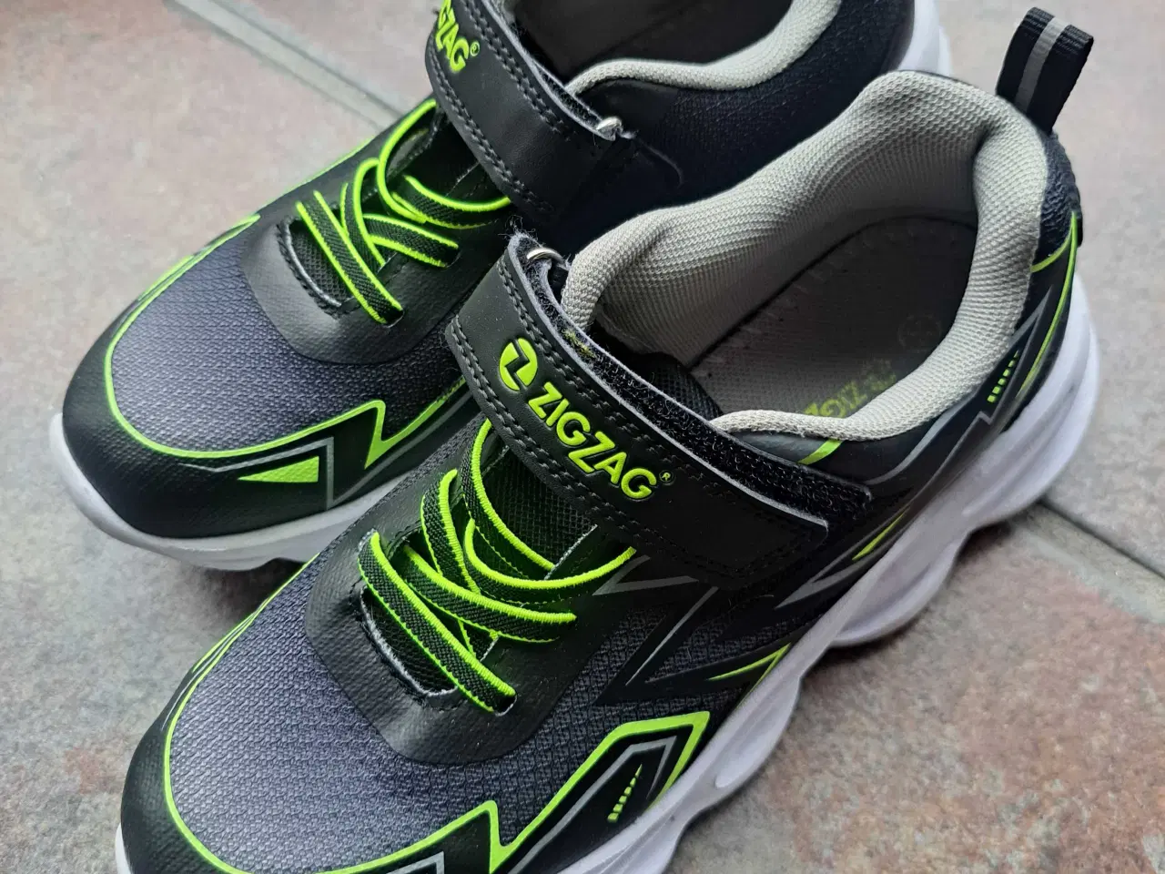 Billede 1 - Zigzag sko str 35