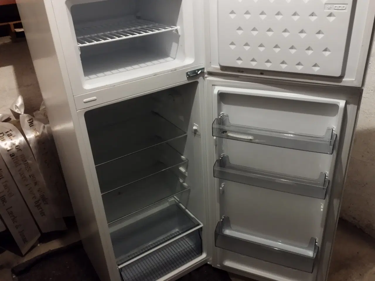 Billede 1 - Velholdt køle-/fryseskab sælges grundet flytning