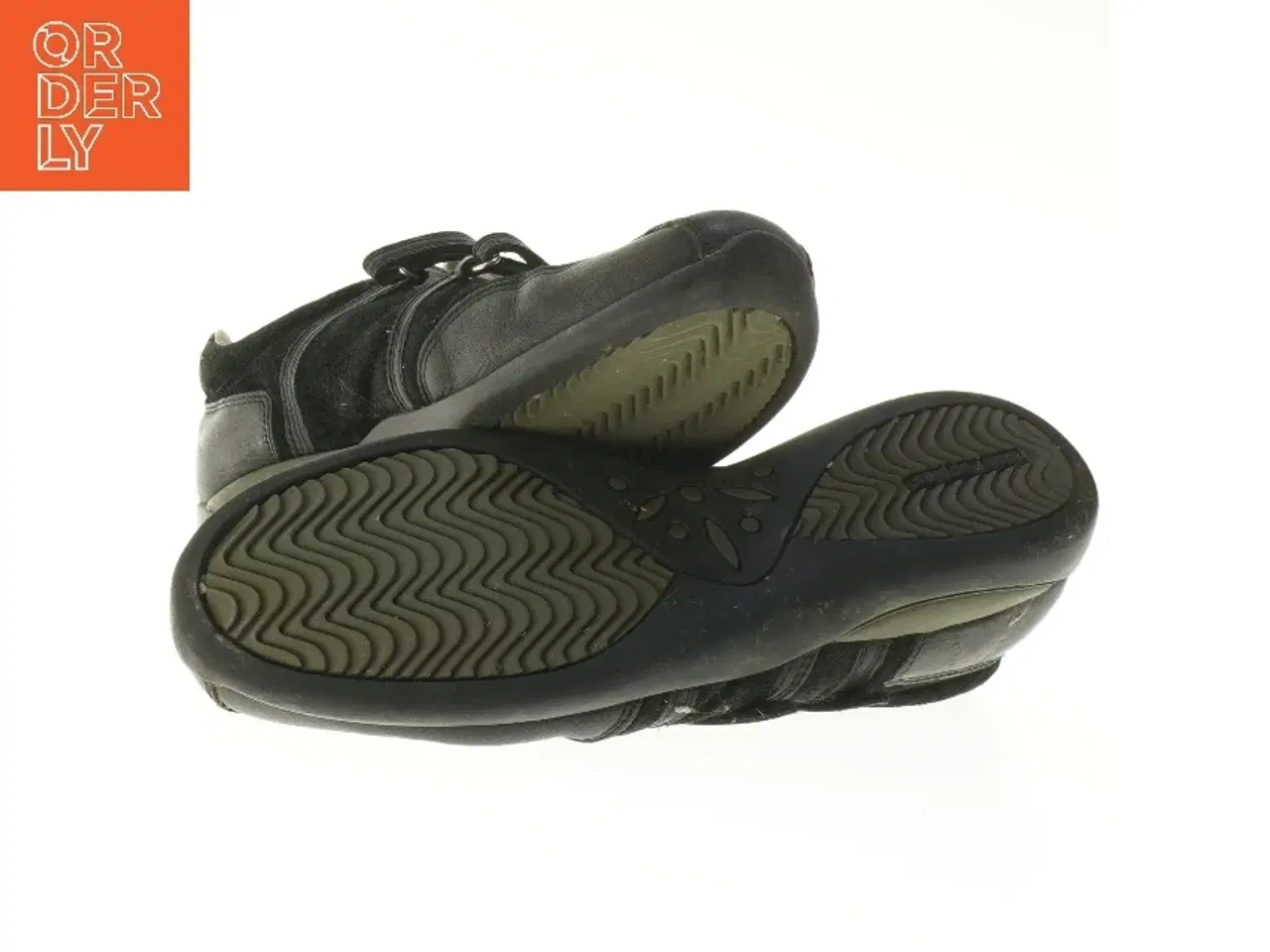 Billede 3 - Sort sportssko fra Hush Puppies (str. 40-41 )