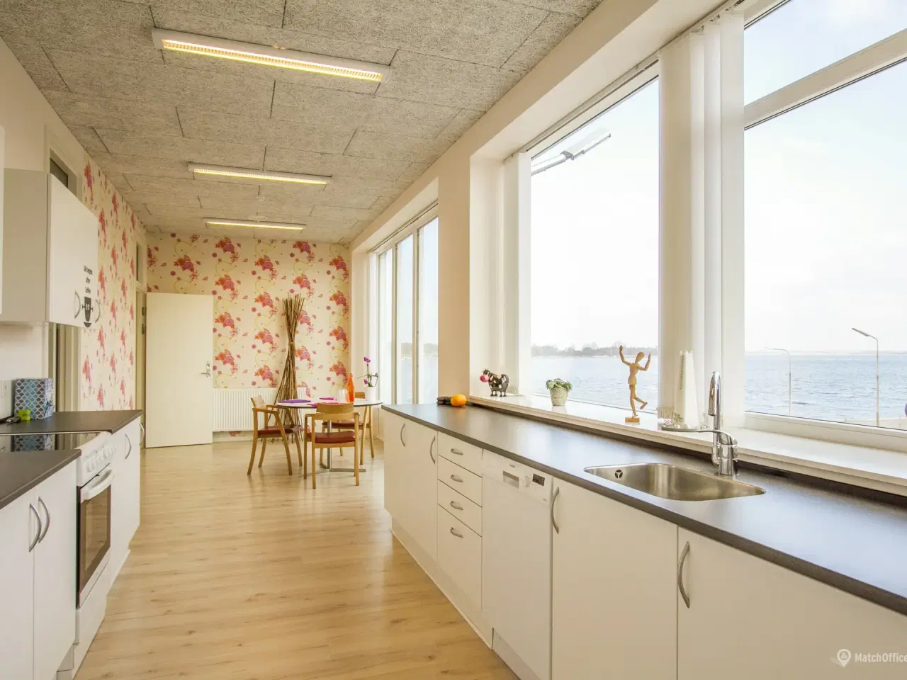 Billede 5 - 12 m2 flot klinikrum + 85 m2 fælles attraktive faciliteter