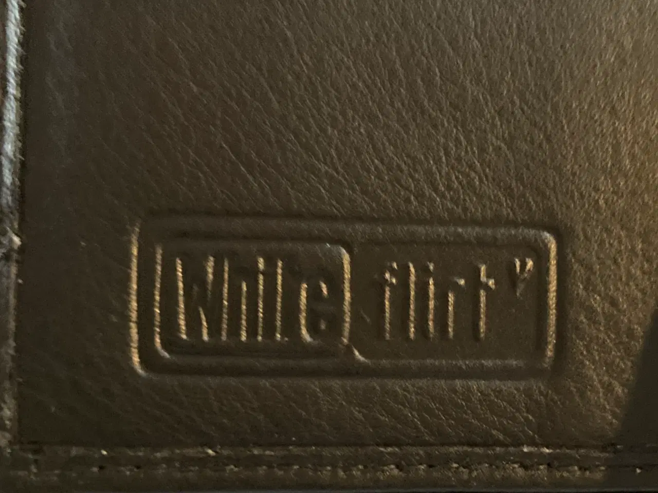 Billede 8 - Flot lille damepung i sort skind