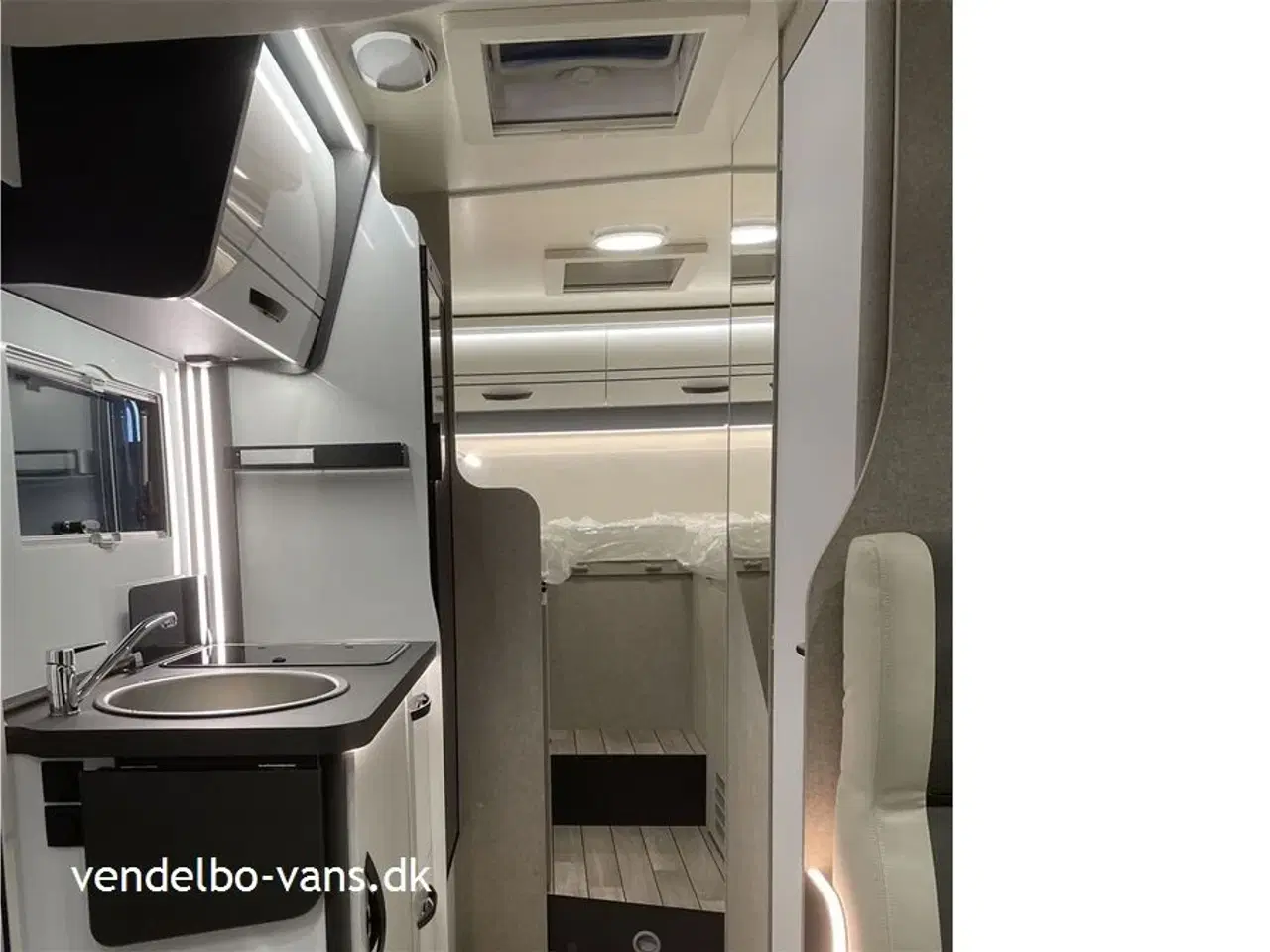 Billede 4 - 2024 - McLouis Mc4 365 Enkeltsenge og stor garage