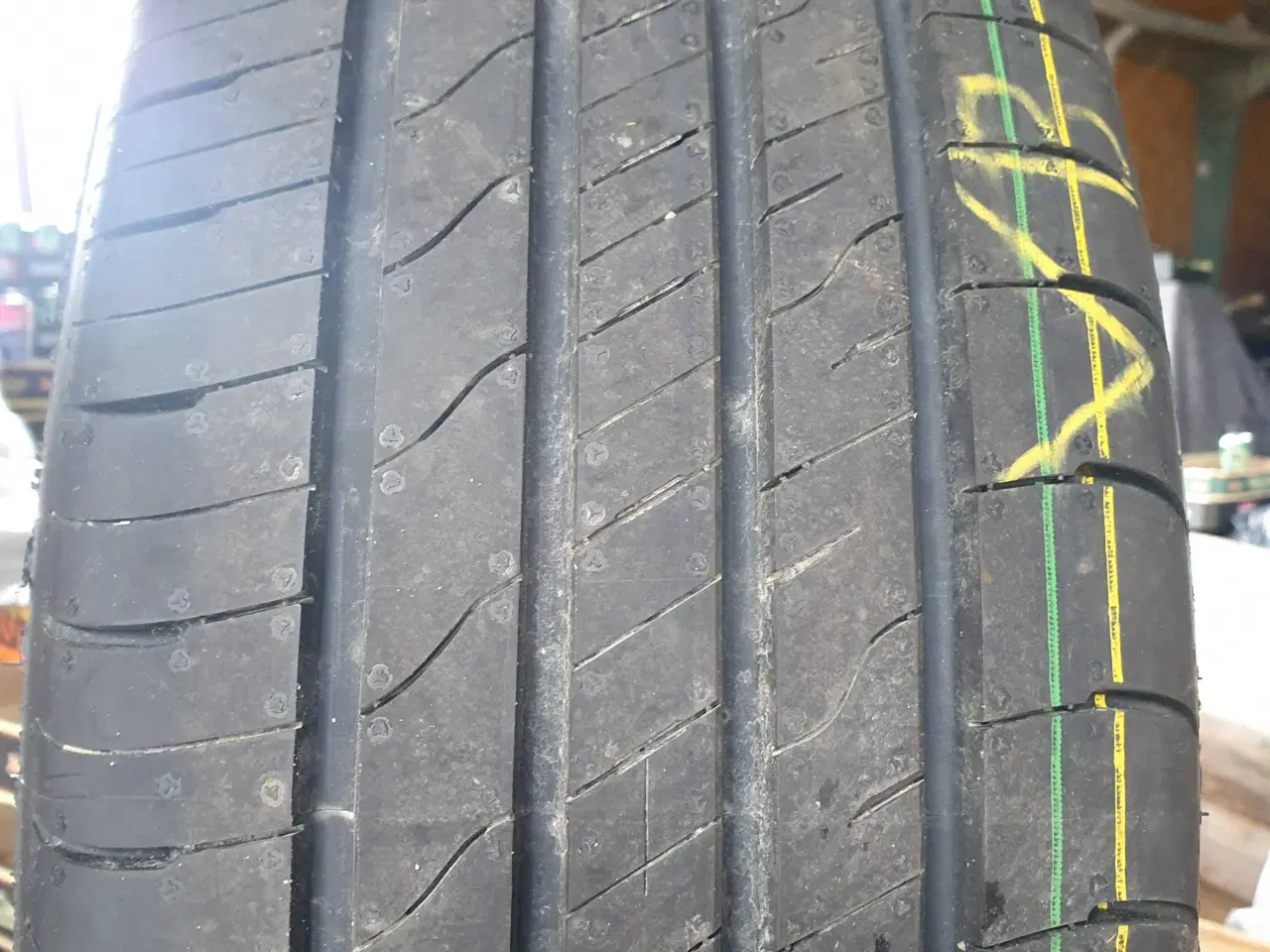 Billede 6 - Goodyear 215/60-17" sommerdæk 