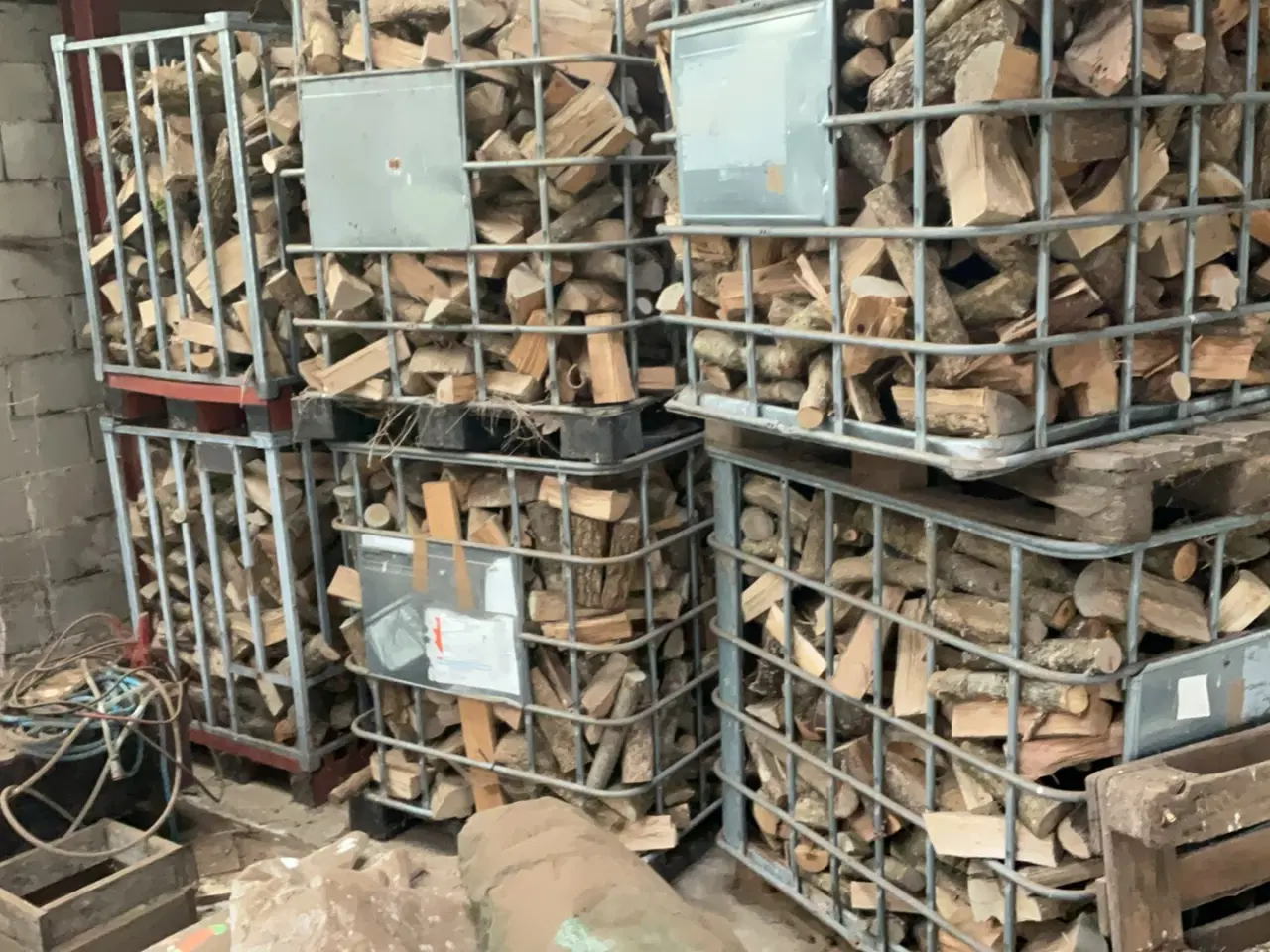 Billede 1 -  Tørt løvtræsbrænde sælges 