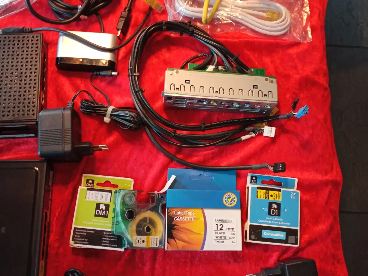 Billede 5 - kæmpe rode bunke af hardware og kabler