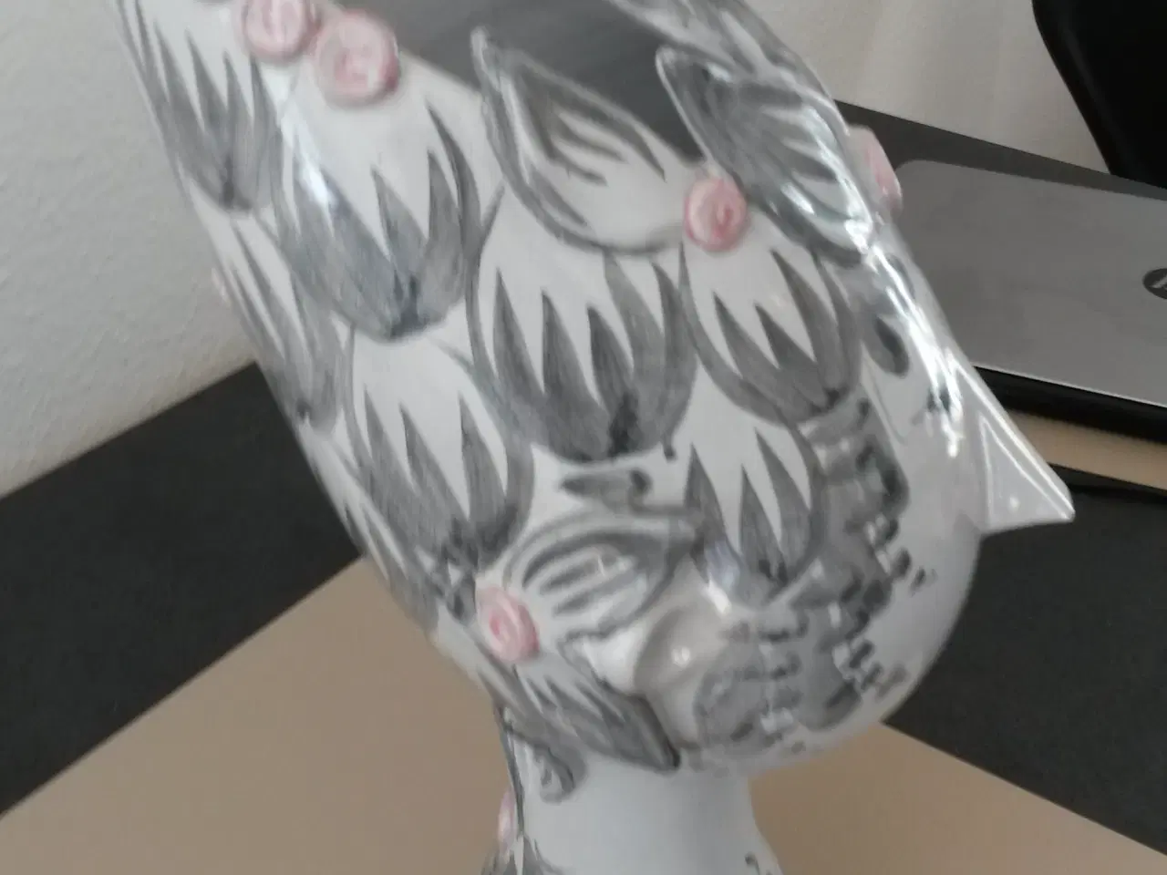 Billede 2 - bjørn wiinblad opsat-vase højde 44cm i grø og rosa