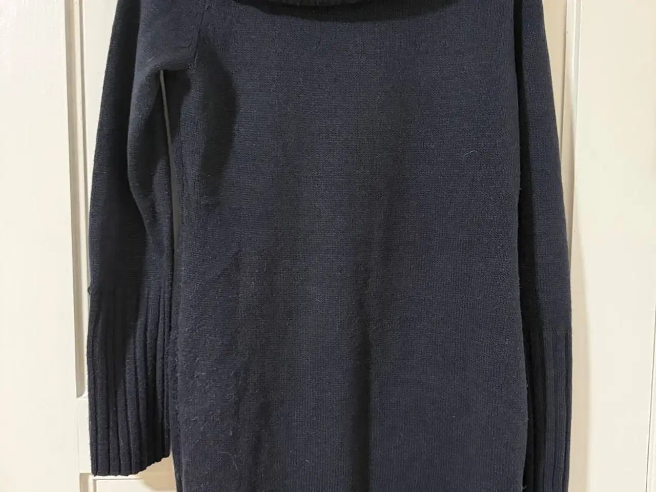 Billede 2 - Mørkeblå chunky strik med kæmpe collar, str. M