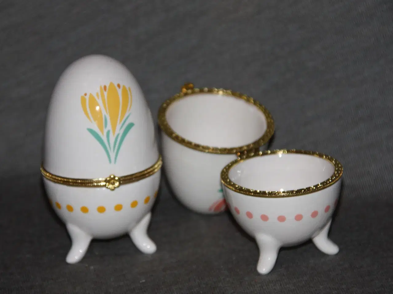 Billede 3 - Skrin af porcelæn i form af påske æg højde 10 cm